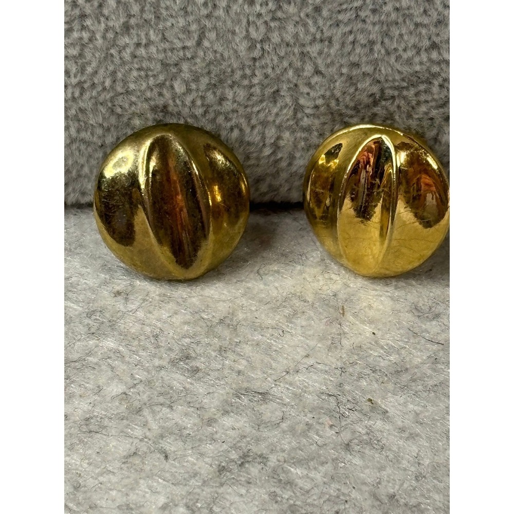 #41. Vintage Gold-tone Clip-on Earrings